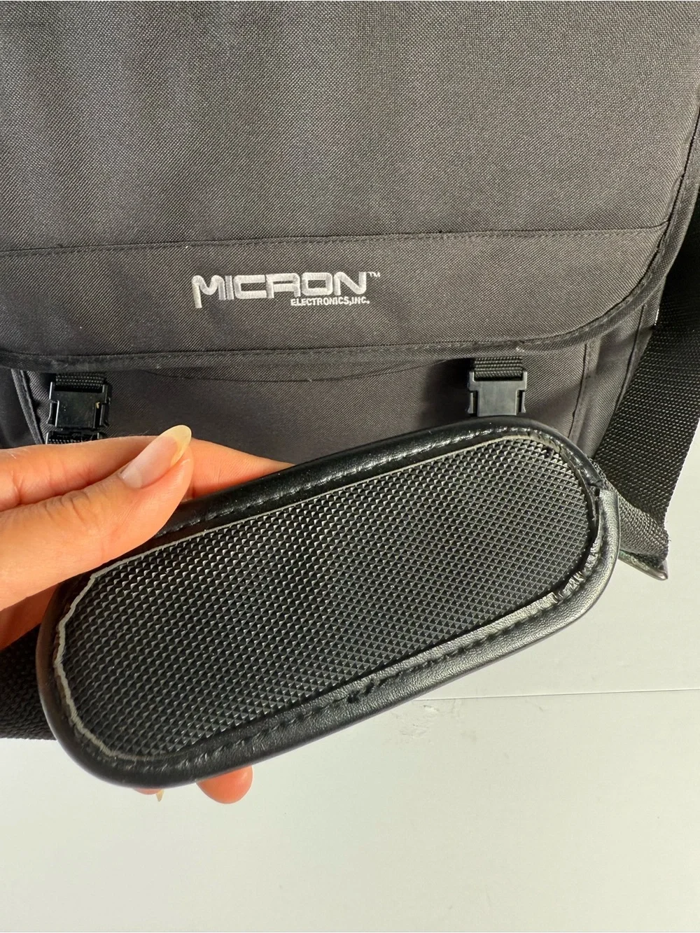Micron Electronics - Heavy Duty - Padded Laptop Briefcase - Bag Black